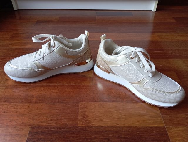 Zapatillas Mujer Talla 37 Doradas y Blancas