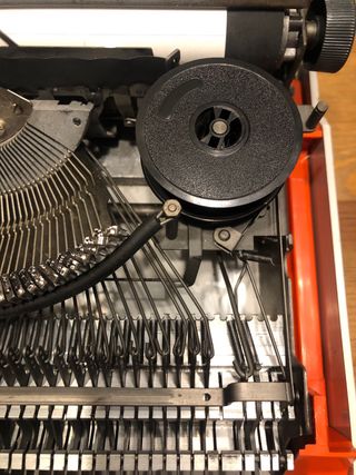 Macchina da scrivere Olivetti Primavera 1970