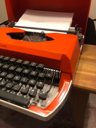 Macchina da scrivere Olivetti Primavera 1970