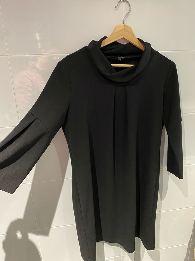 Vestido elegante negro de Andamio