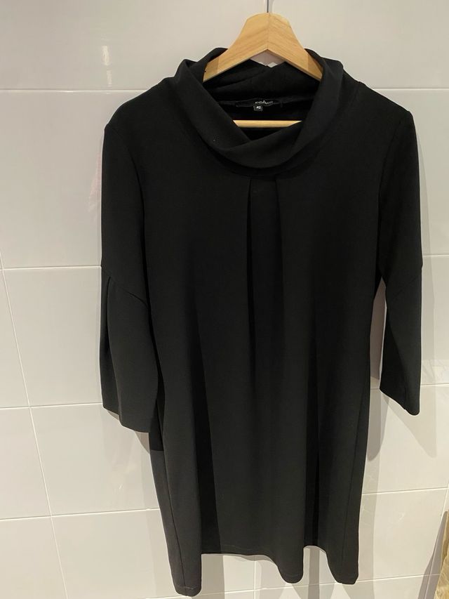 Vestido elegante negro de Andamio
