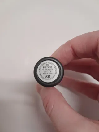 Set MAC Ruby Woo Pintalabios y Perfilador