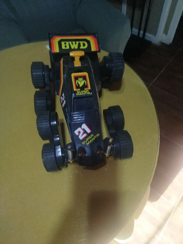 Coche teledirigido Super Mantis BWD