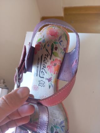 Sandalias de piel Trissola