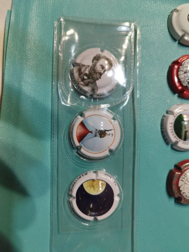 Lotto numero 32. Piastre Cava Pirulas