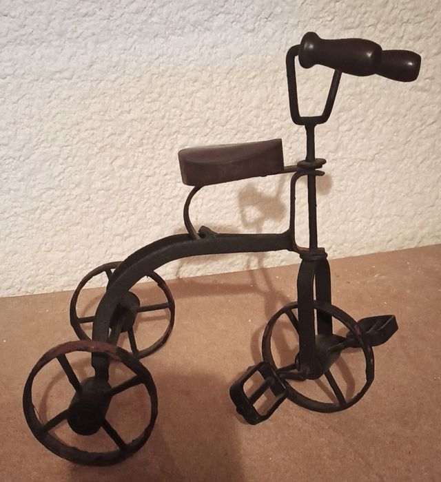 Triciclo decorativo vintage metal y madera