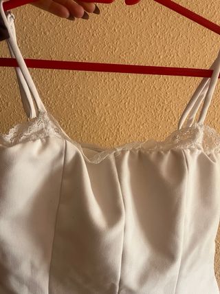 Top lencero blanco con encaje
