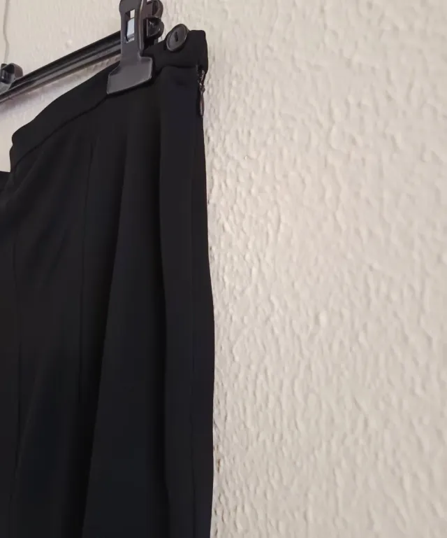 Falda negra con vuelo de neja Talla 54