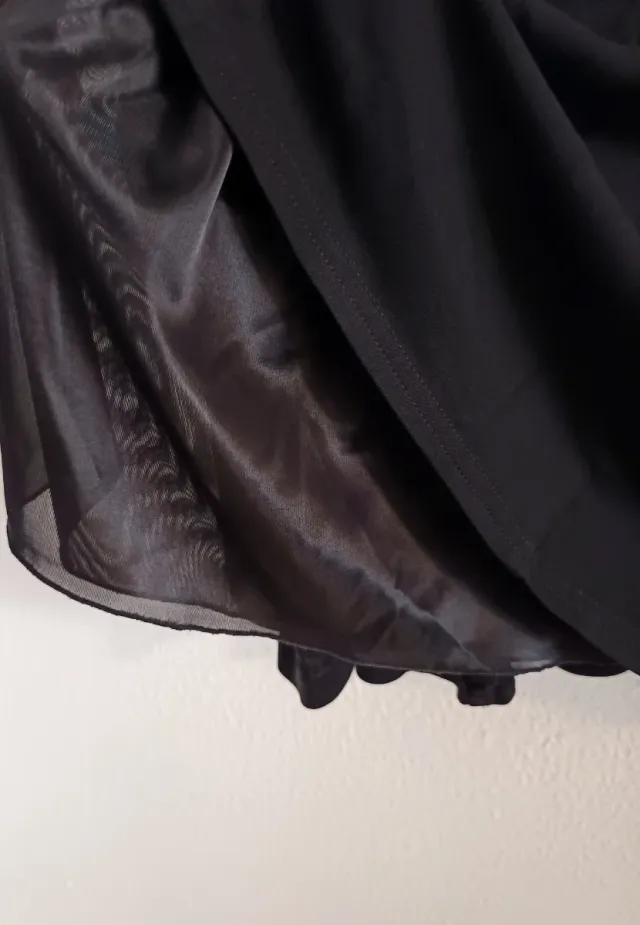 Falda negra con vuelo de neja Talla 54