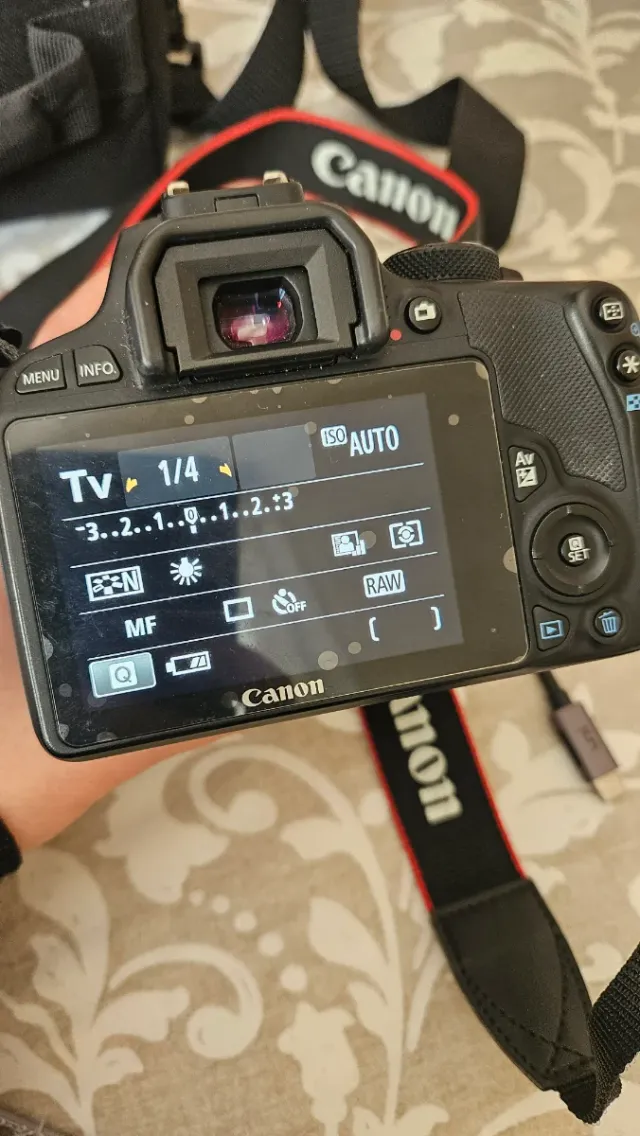 Canon 100D Lote Cámara + Accesorios