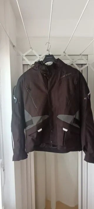 Chaqueta Dainese Negra y Gris