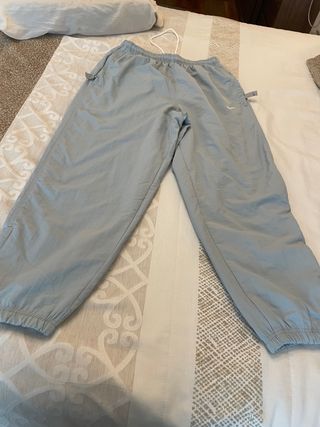 Pantalón deportivo Nike gris