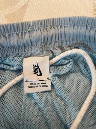 Pantalón deportivo Nike gris