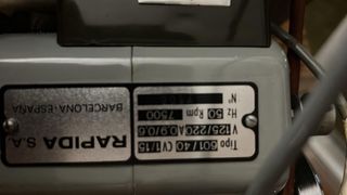 Máquina de coser Werthelm con armario