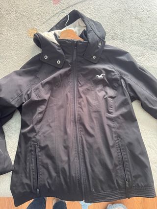 Abrigo Hollister Negro