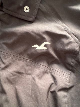 Abrigo Hollister Negro