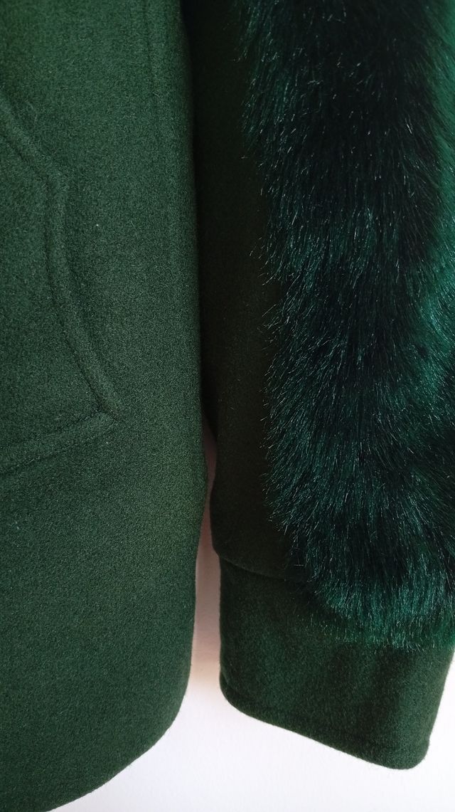 Chaqueta pelo verde y gris capucha