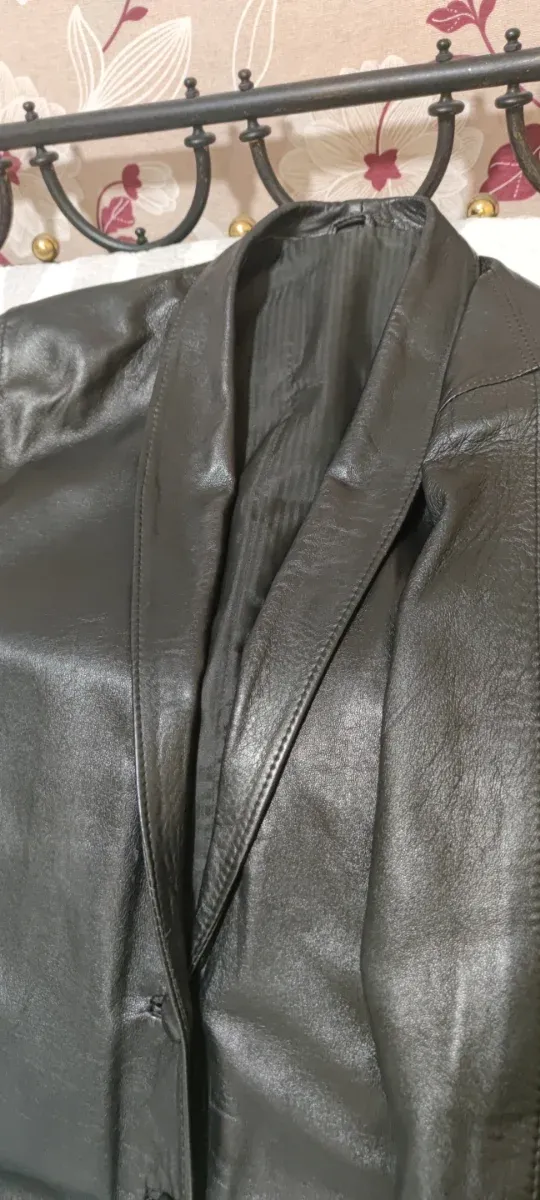 Chaquetón de piel negro mujer