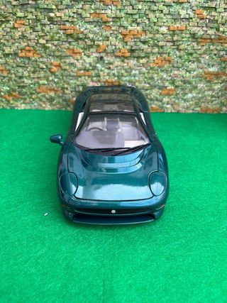 Jaguar XJ220 – Maisto – Escala 1:18