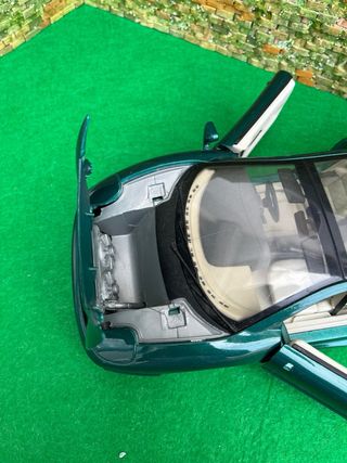 Jaguar XJ220 – Maisto – Escala 1:18