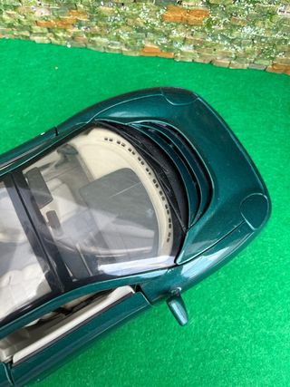 Jaguar XJ220 – Maisto – Escala 1:18