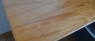 Escritorio de madera para ordenador