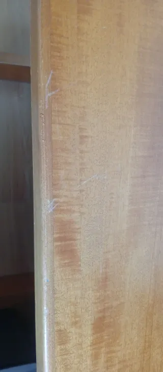 Escritorio de madera para ordenador