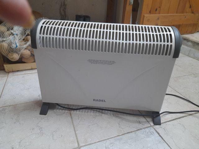 Termosifone elettrico bianco