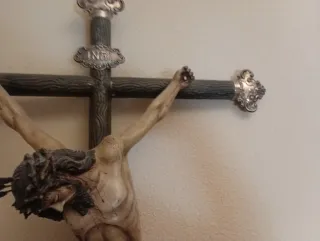 Crucifijo y Trono Chico