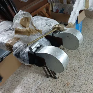 Crucifijo y Trono Chico