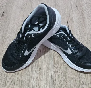 Zapatillas deportivas mujer negras y blancas