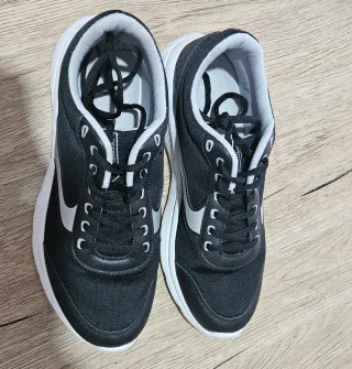 Zapatillas deportivas mujer negras y blancas