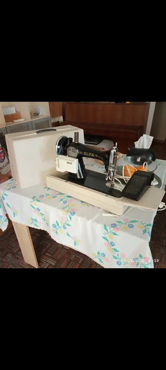 Máquina de coser Alfa