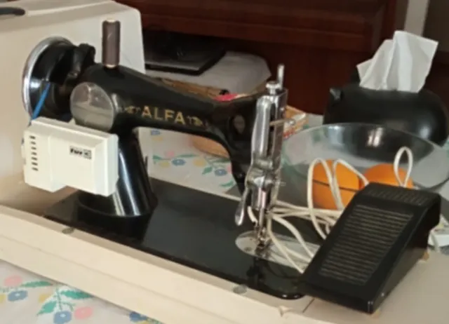 Máquina de coser Alfa