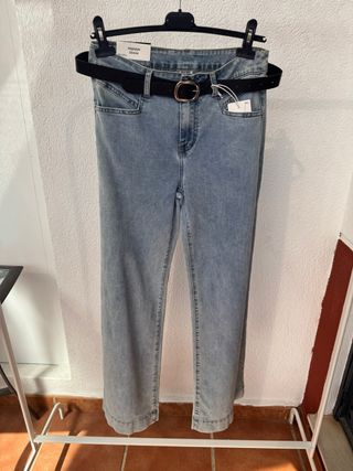Pantalón vaquero ancho