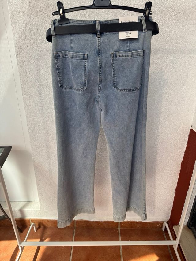 Pantalón vaquero ancho