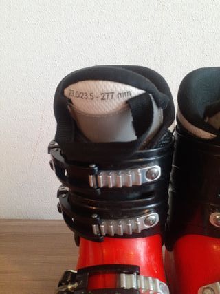 Botas de esquí infantiles rojas