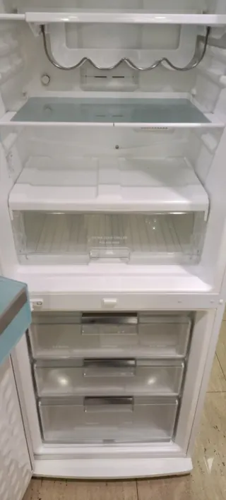 NEVERA COMBI SIEMENS NO FROST ENERGÍA A+