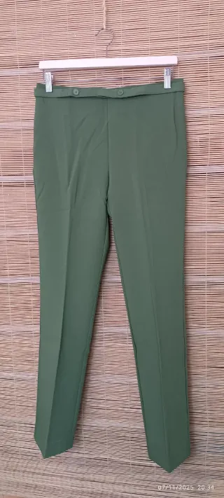 Pantalón recto Mango verde oliva