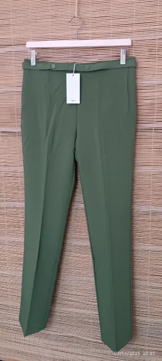 Pantalón recto Mango verde oliva