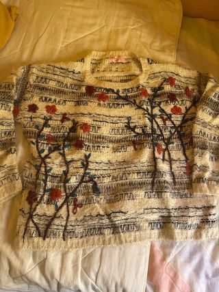 Jersey calentito beige y rojo