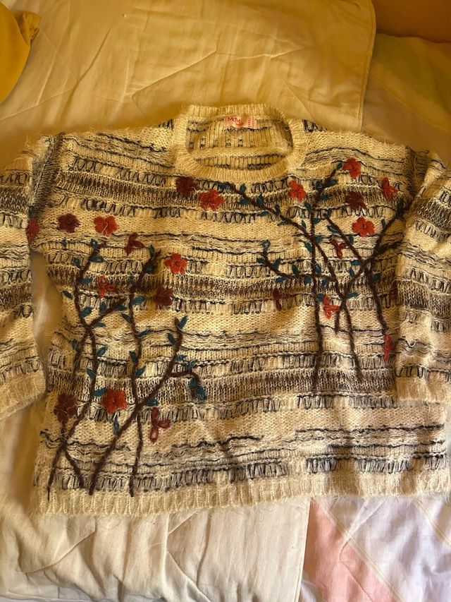 Jersey calentito beige y rojo