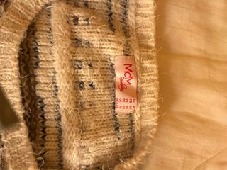 Jersey calentito beige y rojo