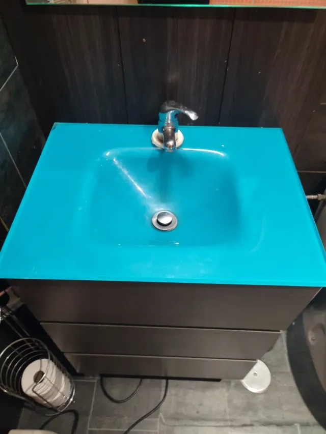 Mueble de baño con espejo