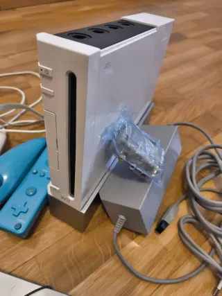 Nintendo Wii + Wii Sports Resort