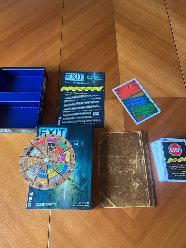 Juego de mesa EXIT: La cabaña abandonada