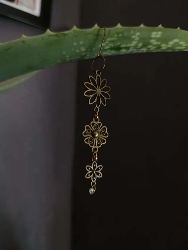 Pendientes ornamentales hechos a mano originales