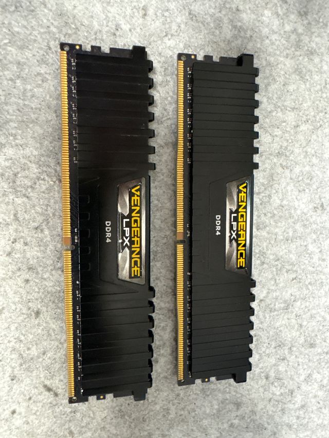 Memorias RAM Corsair Vengeance LPX DDR4- 16 gigas