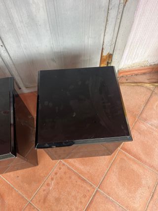 Comodini neri lucidi con ruote e cassetti