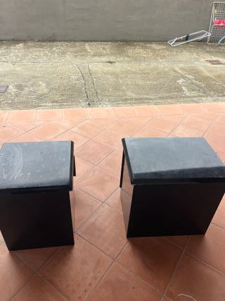 Comodini neri lucidi con ruote e cassetti